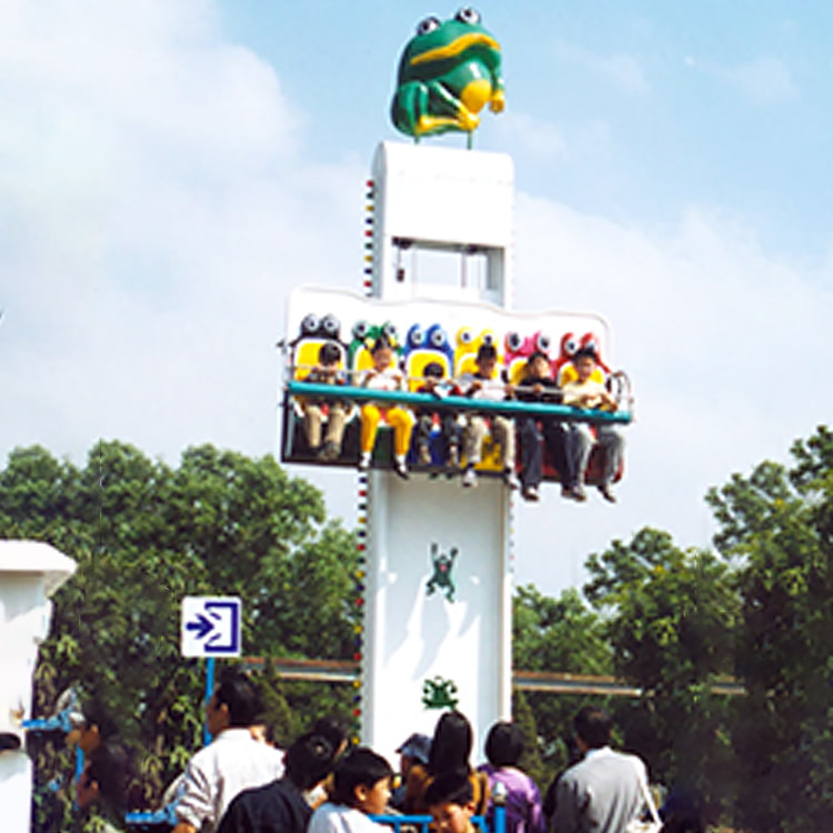 What strategies can be used to reduce the long-term operating costs of amusement equipment under a limited budget?